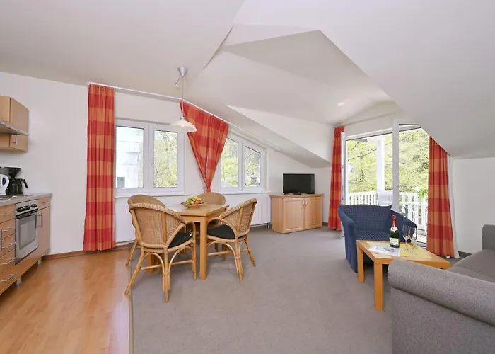 Ferienwohnung-11-fuer-4-personen-strandnah-in-sellin-auf-ruegen-villa-celia-wlan-sauna Apartment